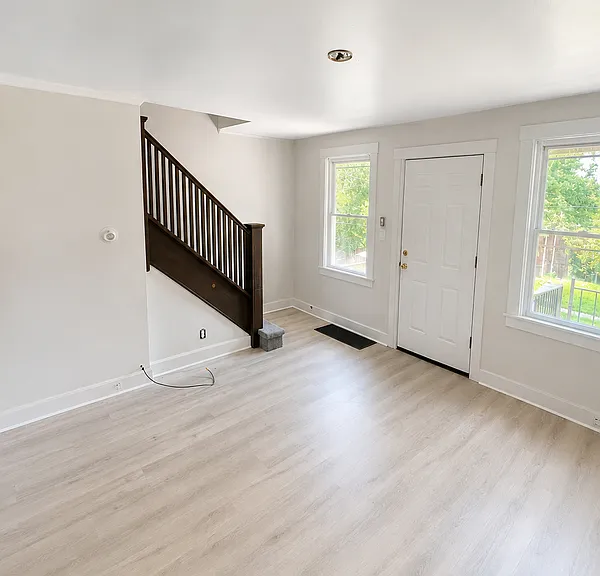 376 Ohio Ave — Photo 3