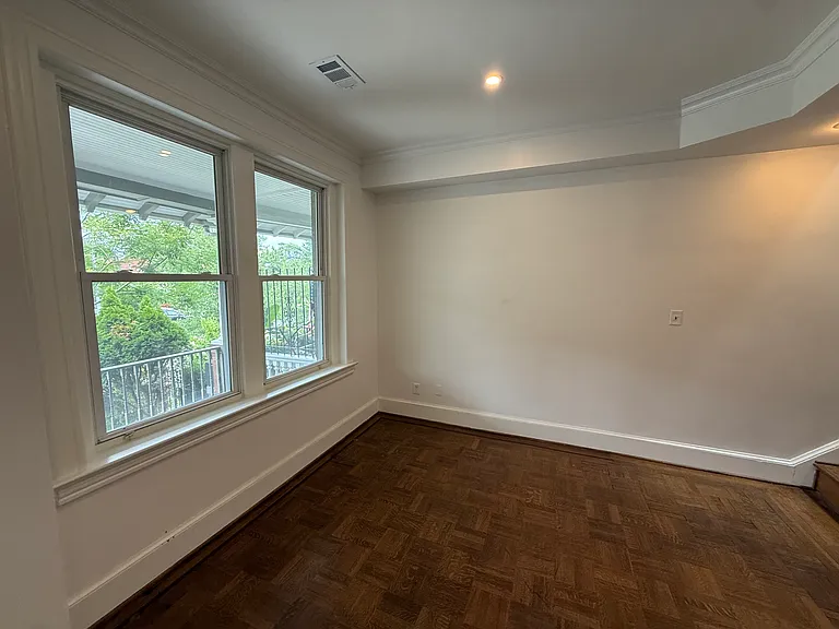 1318 Girard St NW — Photo 6