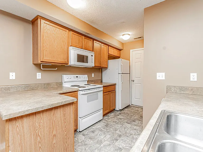 825 Whitetail Ct — Photo 11
