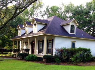 2525 Duck Lake Dr, Moss Point, MS 39563