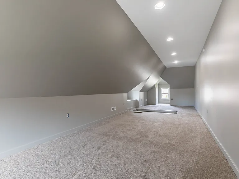 1238 E Mound St — Photo 31