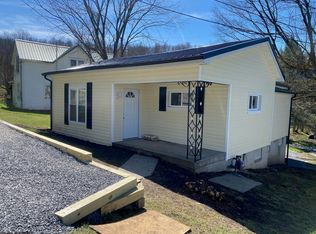 96 Jackson St, Belington, WV 26250