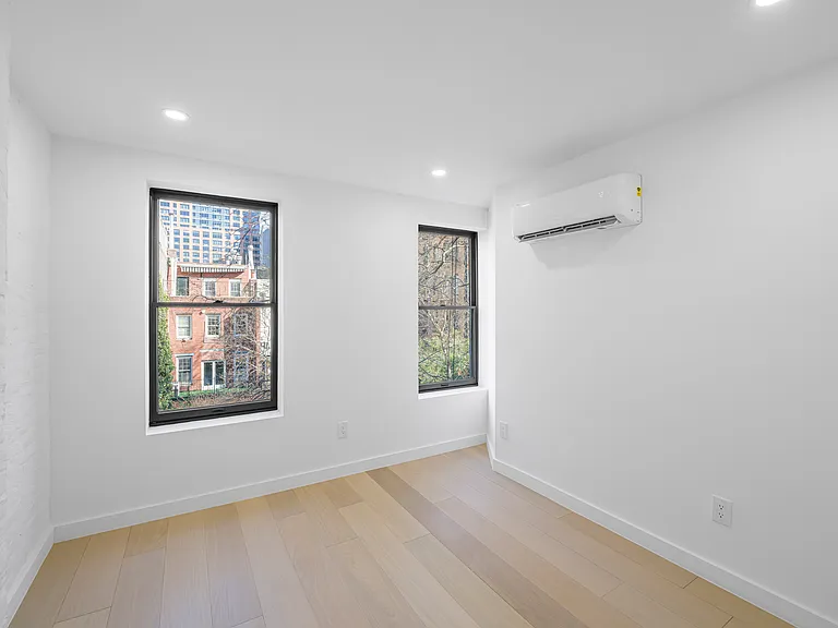 243 E 31st St #1 — Photo 5