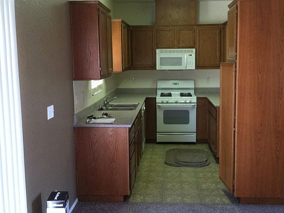 3rd image of 14953 Hopland St