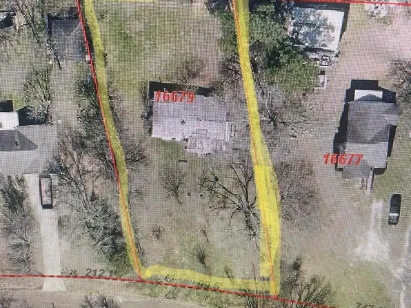131 S Green St, Gladewater, TX 75647