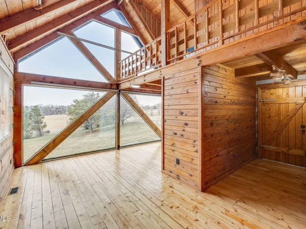 West Allens Bridge Rd Apartments