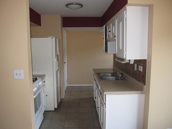 5th image of 2024 Duxbury Ct Unit 2024