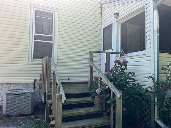 4th image of 1138 W 10th St
