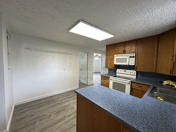 2nd image of 256 9th St