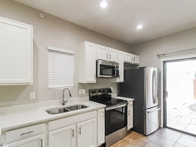 10317 W Monterosa Ave — Photo 6