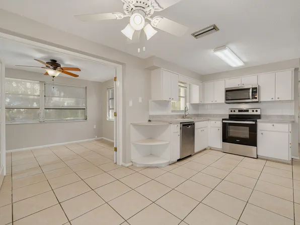 5033 Farley Dr, Holiday, FL 34690