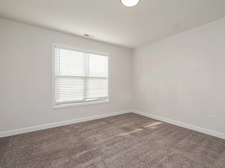 39 Grand Manor Ct — Photo 15