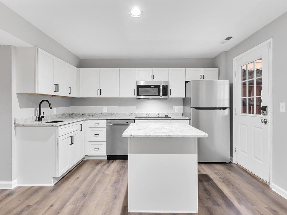 1st image of 14624 Croatan Dr #1