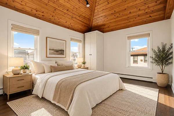 Bedroom, photo 1
