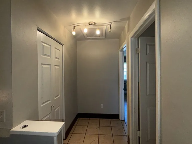 7244 Hazelcrest Dr — Photo 16