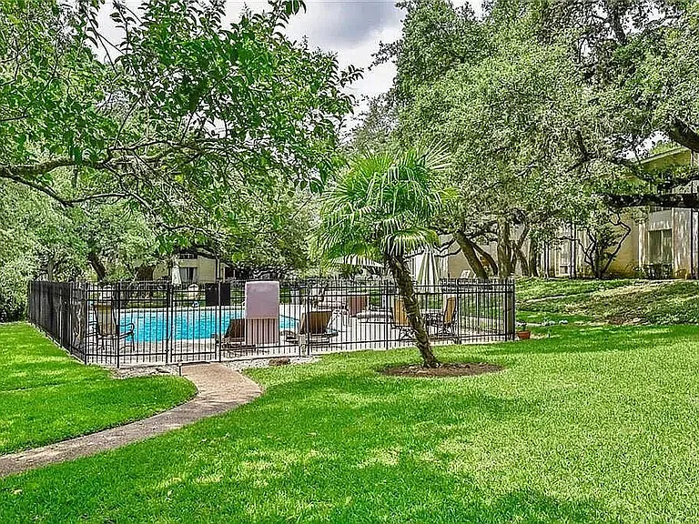 5320 Balcones Dr #A — Photo 18