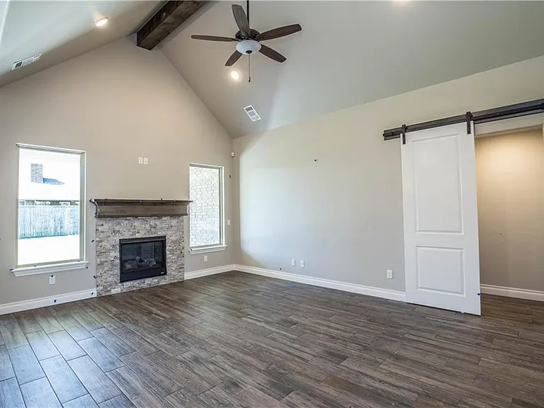 2609 Foxglove Ln — Photo 11