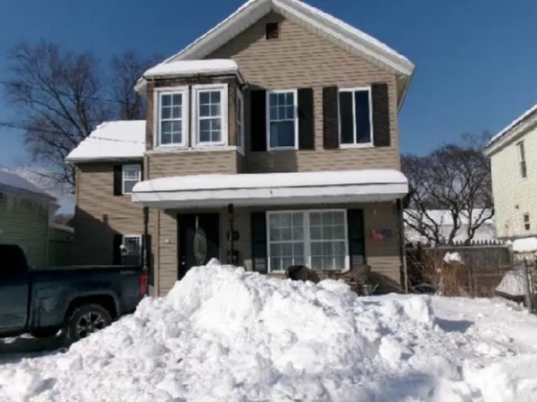 20 7th St, Waterford, NY 12188