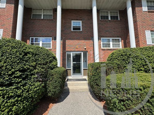 39 Pleasant St Unit A23