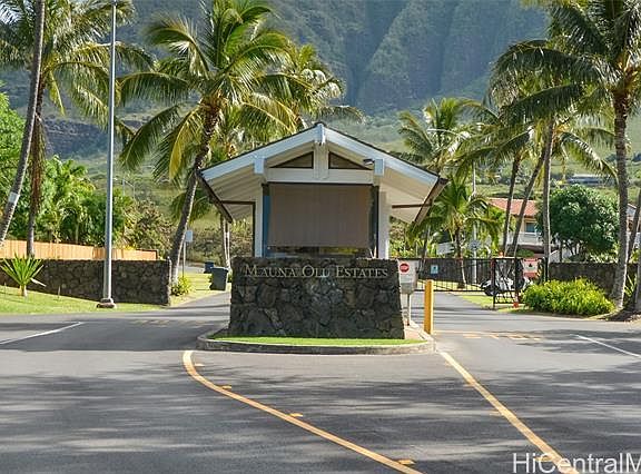 Enter Mauna Olu at the community's guard gate to check in. The proceed up until you reach Ala Hele St. and turn right. We have another electronic coded gate to ensure total safety and privacy. It is required that you file a form with all your car info