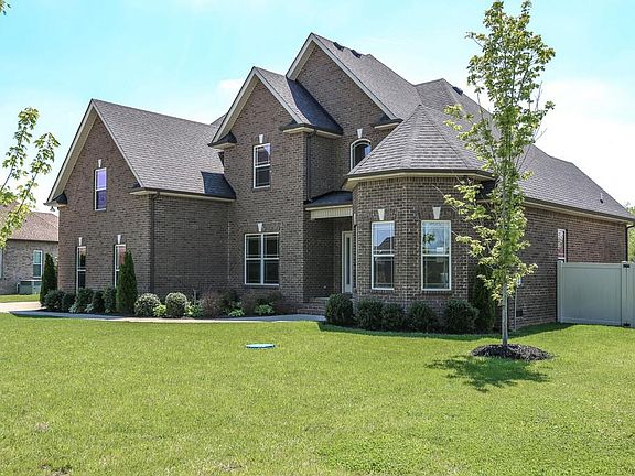 3rd image of 1405 Sweetspire Dr