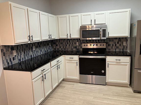 3rd image of 5548 Autumn Shire Dr