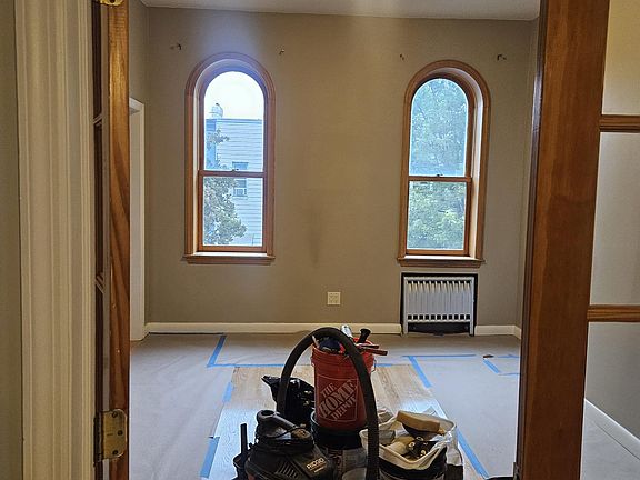 4th image of 527A Humboldt St #2