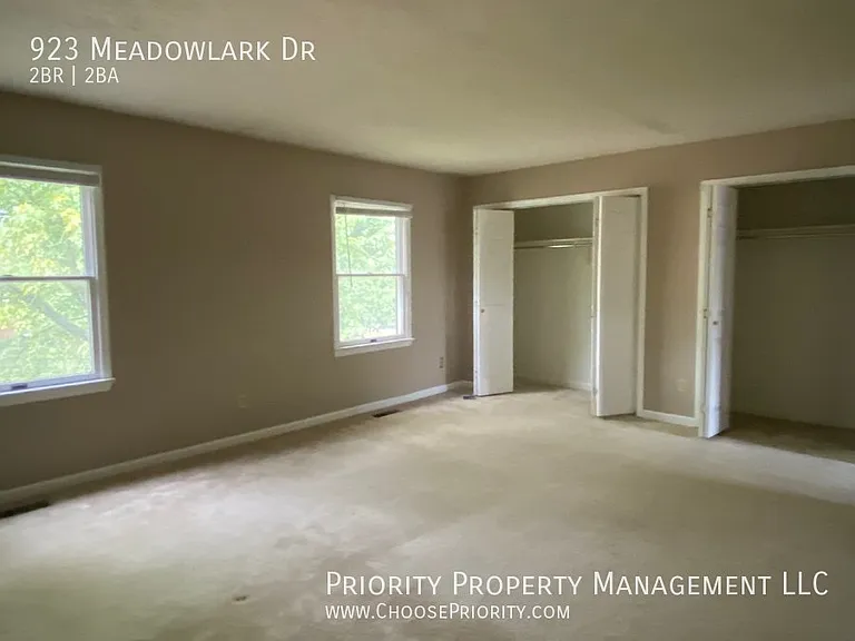 923 Meadowlark Dr — Photo 9