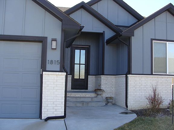 3rd image of 1815 S Teakwood Ct