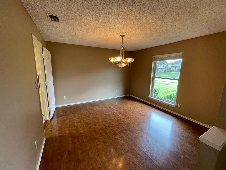 2765 N Hillbrier Cir — Photo 8