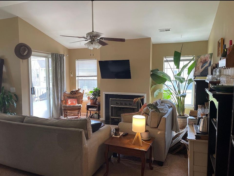 1st image of 3006 Mulberry Ln Unit D