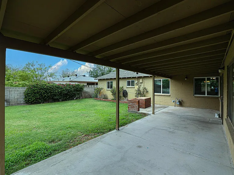 1005 E Cavalier Dr — Photo 25