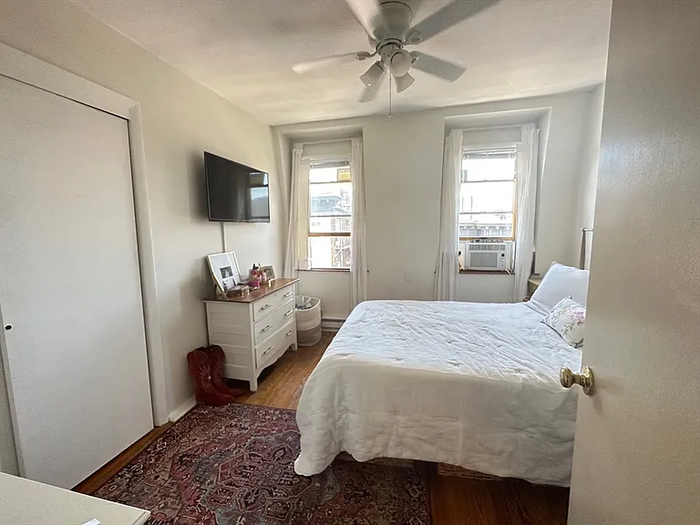 5 Battery St #5 — Photo 5