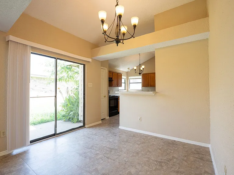 428 Antietam Ct — Photo 4