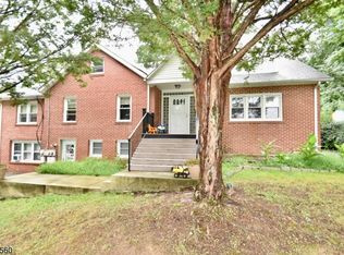 76 Ridge Rd, Oak Ridge, NJ 07438