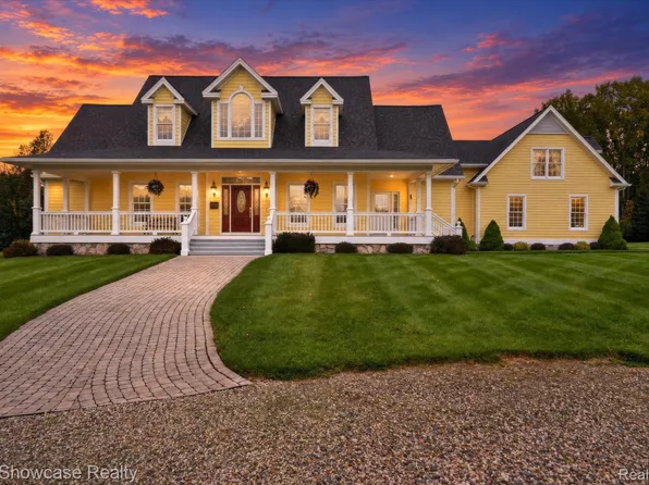 6624 W Coon Lake Rd, Howell, MI 48843
