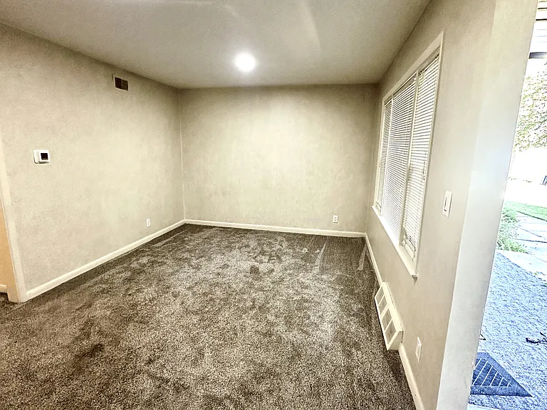 831 N 2nd Ave #1 — Photo 3