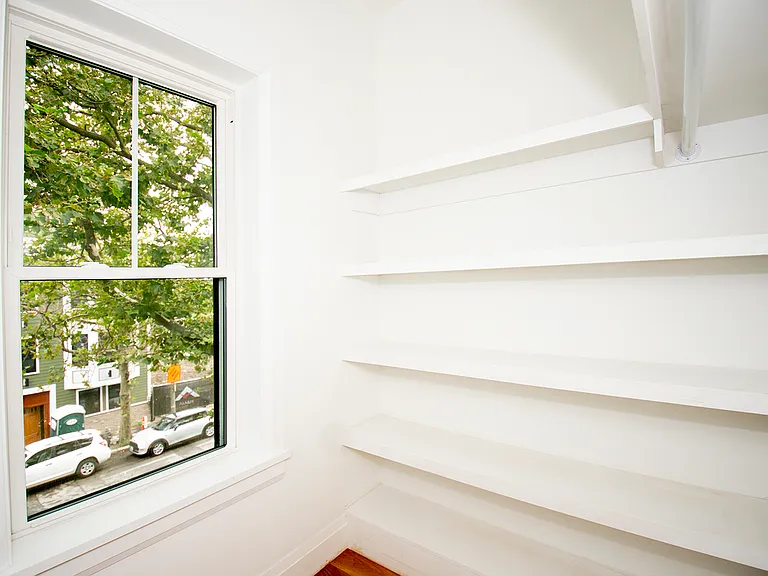 348 Chelsea St #3 — Photo 7