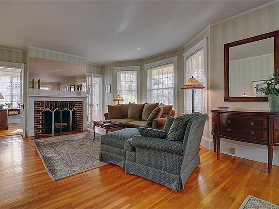5th image of 63 Glen Ave