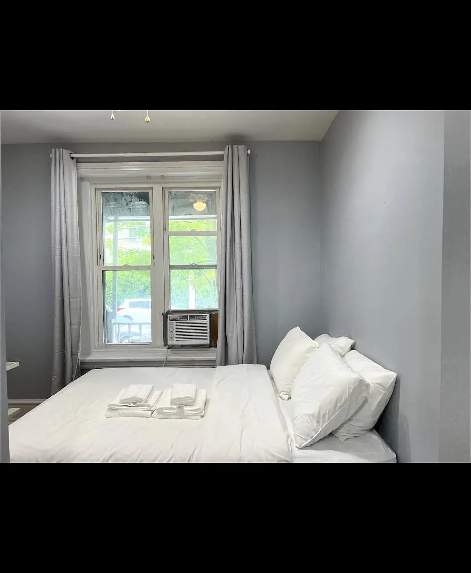 Studio, 230 sqft, $790 — Photo 2