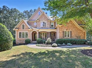 6109 Grand Marina Cir, Gainesville, GA 30506