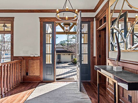5th image of 1210 Cottage Ln E