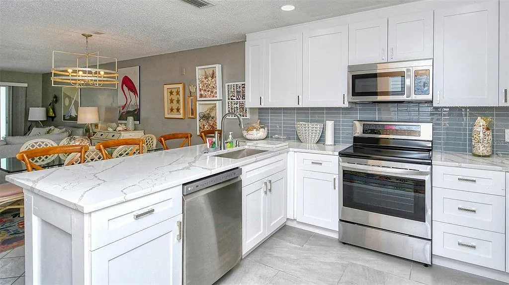 Building Photo - 1255 E Peppertree Dr #101