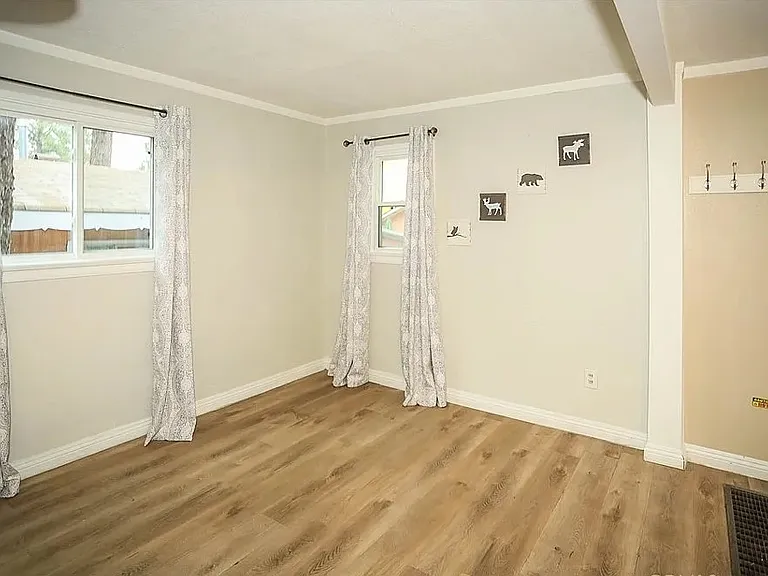 1013 W Sherwood Blvd — Photo 12