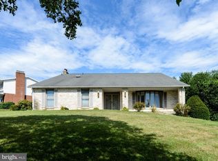 3700 Starview Dr, York, PA 17402