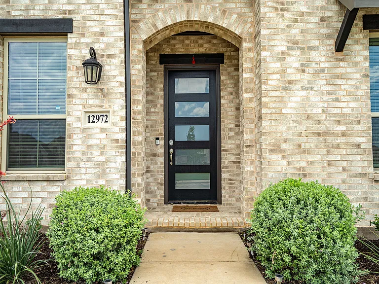 12972 Rockham Ln — Photo 3