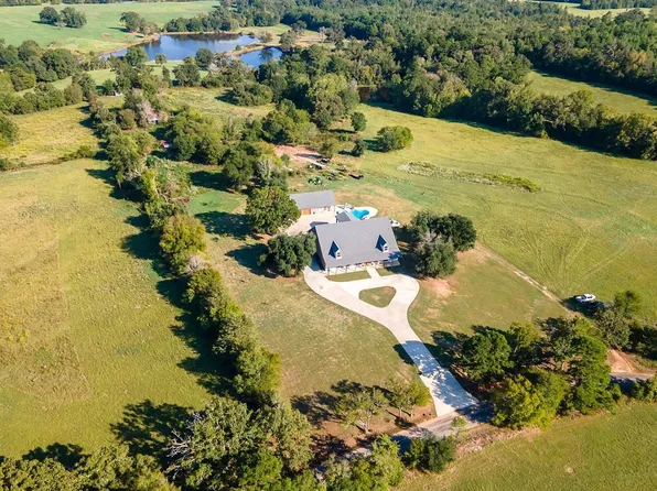 12050 Yarbrough Ln, Troup, TX 75789