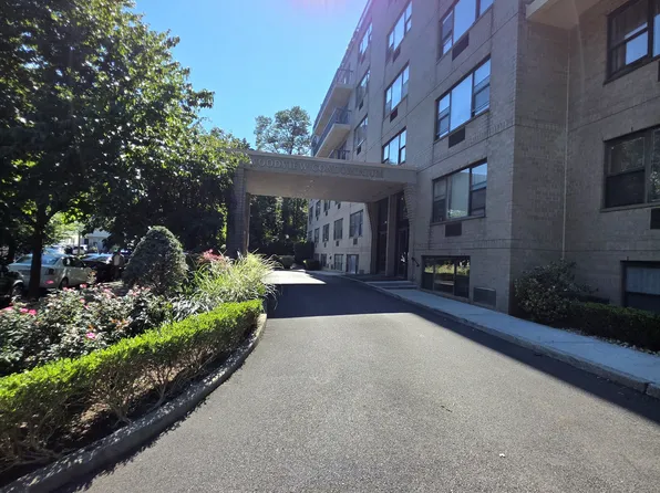 175 Zoe St APT 6S, Staten Island, NY 10305