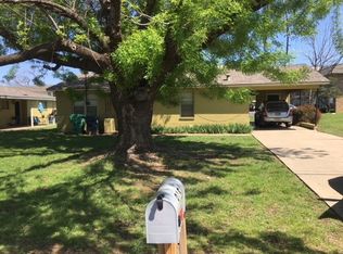 915 S Welch St, Denton, TX 76201