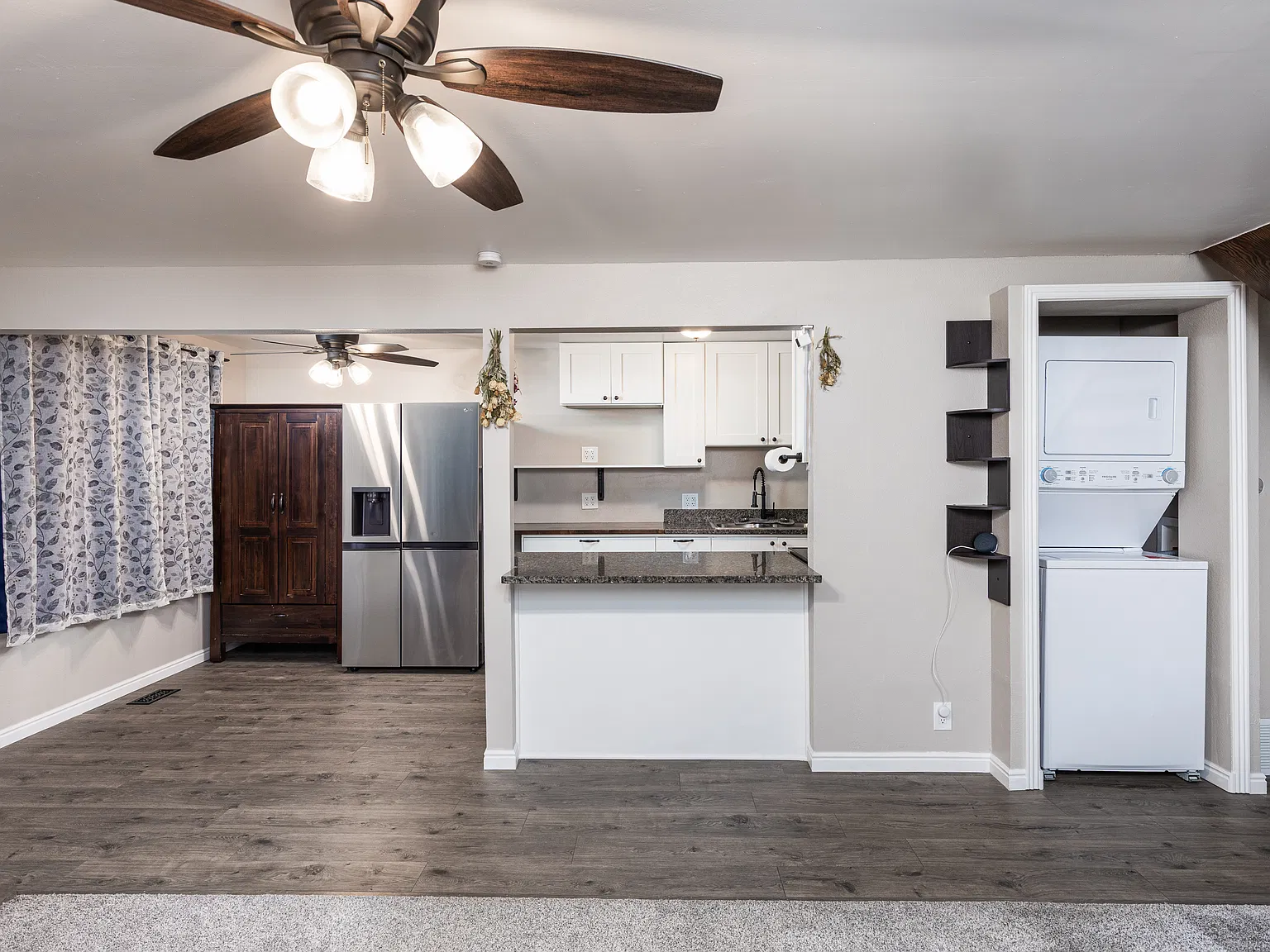 2 bed, 970 sqft, $1,449 — Photo 1